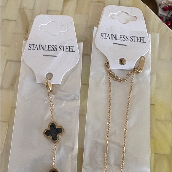 Set- Earrings, Bracelet, Necklace- Gold & Black Clover - Picture 3 of 4